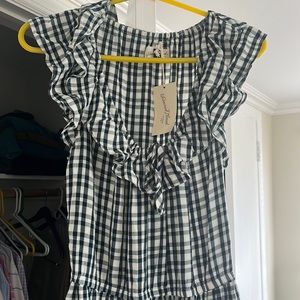 Universal thread maxi size small. Green and white